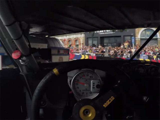 Nissan 370Z дрифтит  под прицепом.